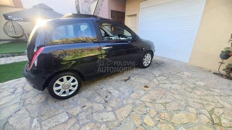 Lancia Ypsilon 