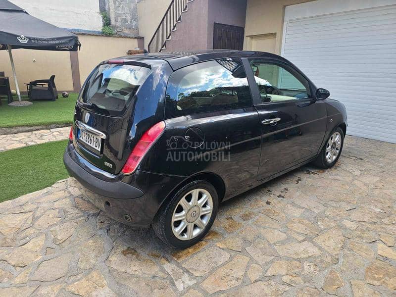 Lancia Ypsilon 