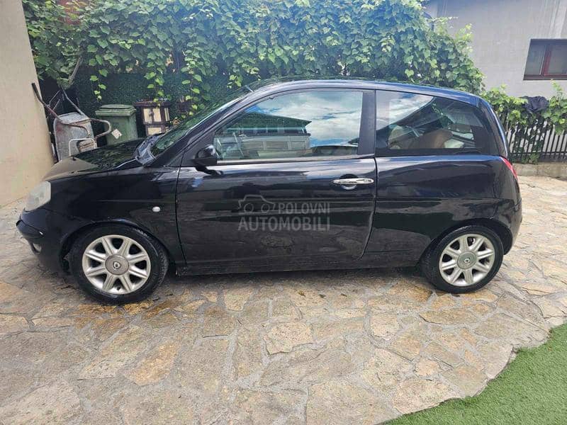 Lancia Ypsilon 