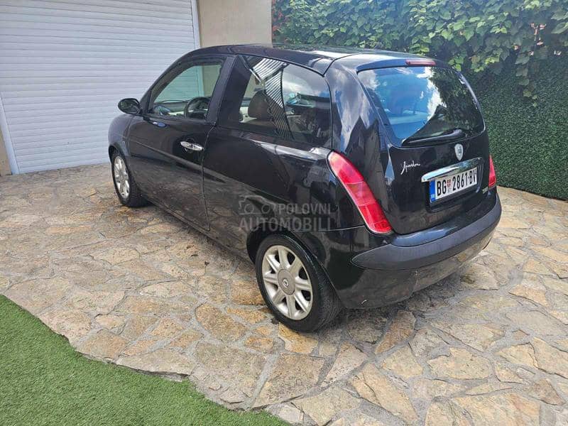 Lancia Ypsilon 