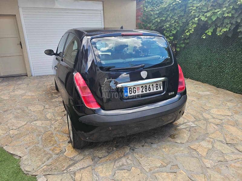 Lancia Ypsilon 