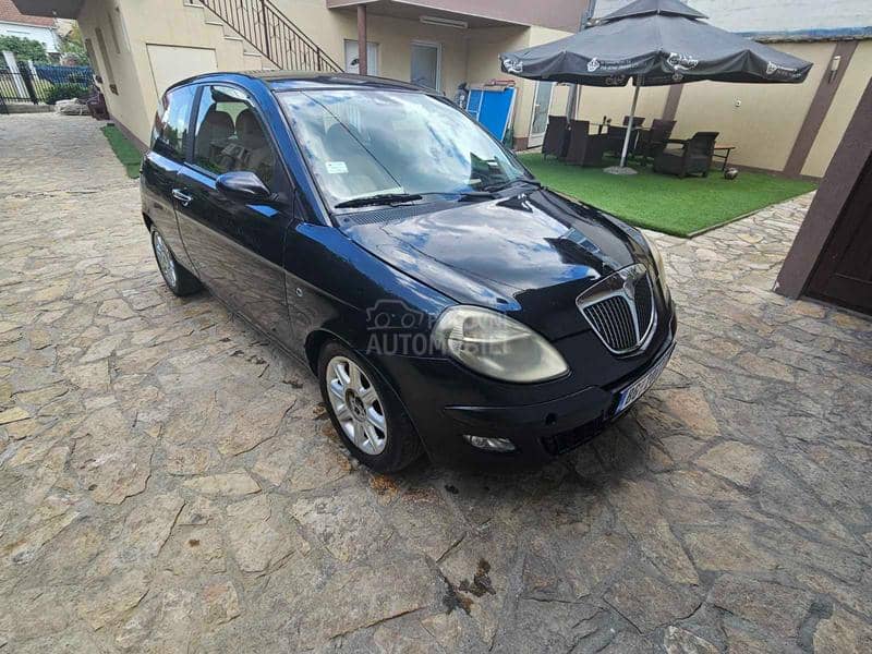 Lancia Ypsilon 