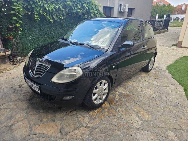 Lancia Ypsilon 