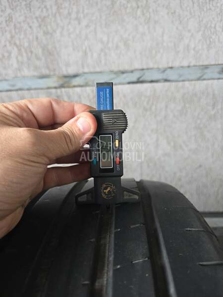 Goodyear 235/45 R19 Letnja