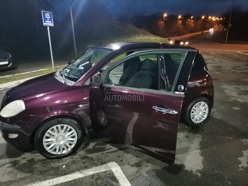 Lancia Ypsilon 