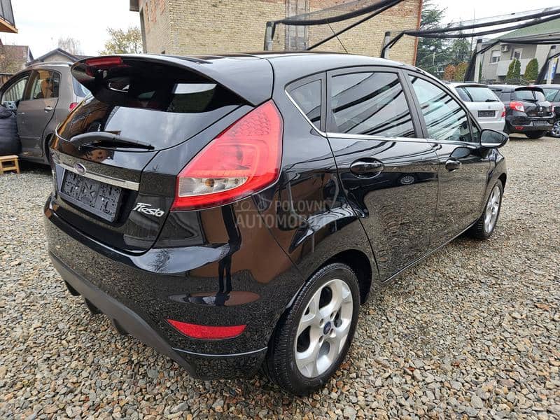 Ford Fiesta TITANIUM  SNIZENO