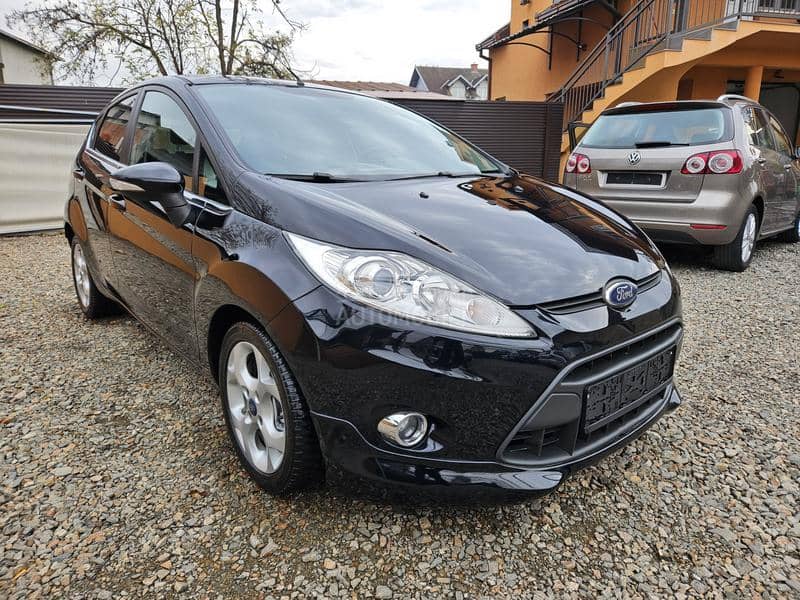 Ford Fiesta TITANIUM  SNIZENO