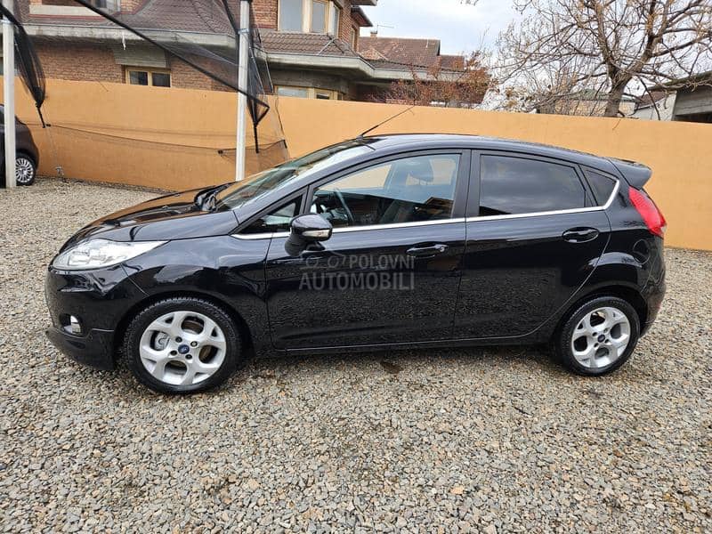 Ford Fiesta TITANIUM  SNIZENO