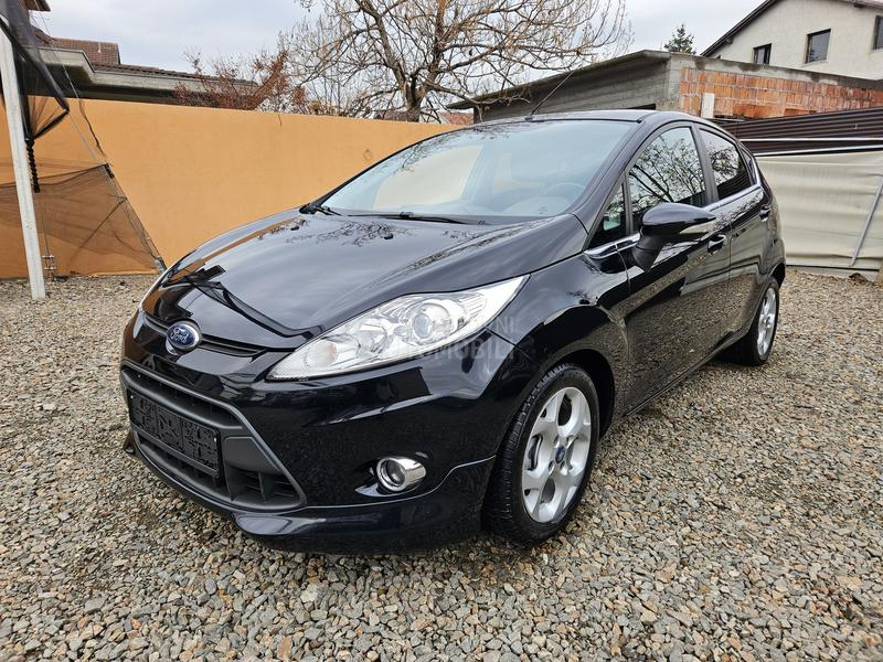 Ford Fiesta TITANIUM  SNIZENO