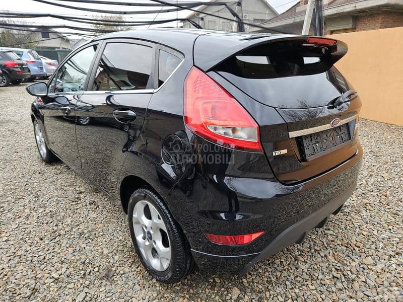 Ford Fiesta TITANIUM  SNIZENO