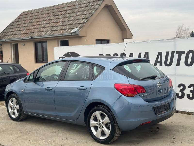 Opel Astra J 