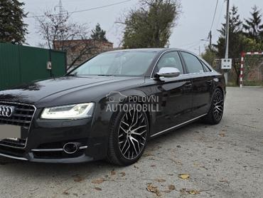 Audi S8 