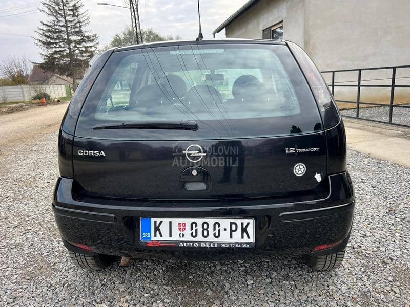 Opel Corsa C FABRIČKO STANJE