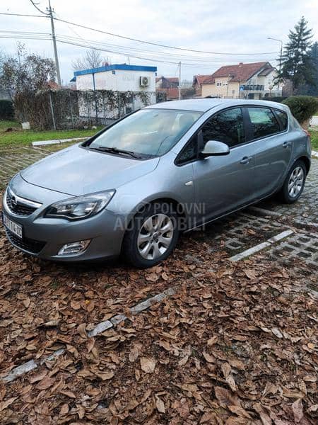 Opel Astra J 