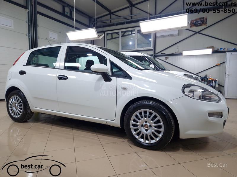 Fiat Grande Punto 4 Sedista N1