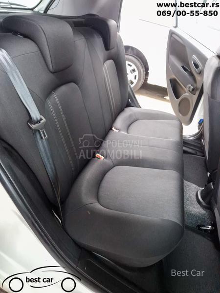 Fiat Grande Punto 4 Sedista N1