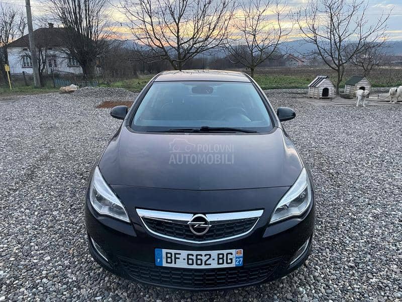 Opel Astra J 1.7 cosmo