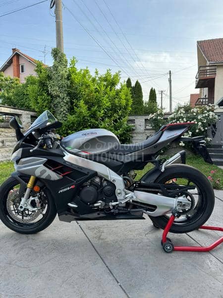Aprilia RSV 4 1100