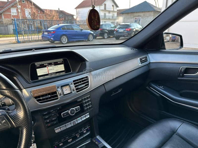 Mercedes Benz E 220 //DYNAMIC LED//