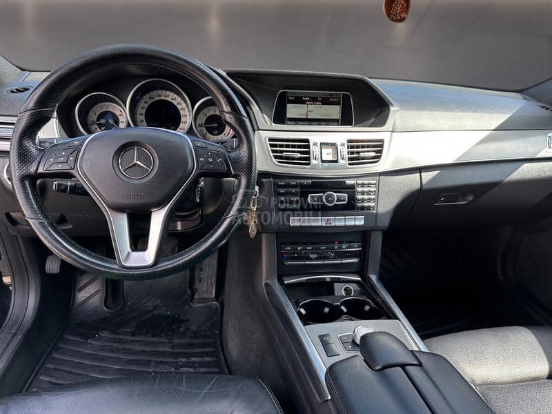 Mercedes Benz E 220 7G//DYNAMIC LED//