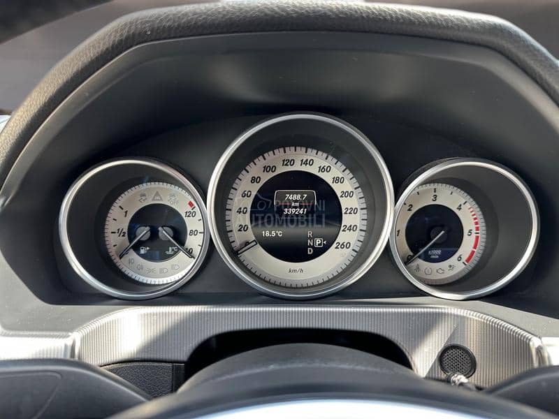 Mercedes Benz E 220 7G//DYNAMIC LED//