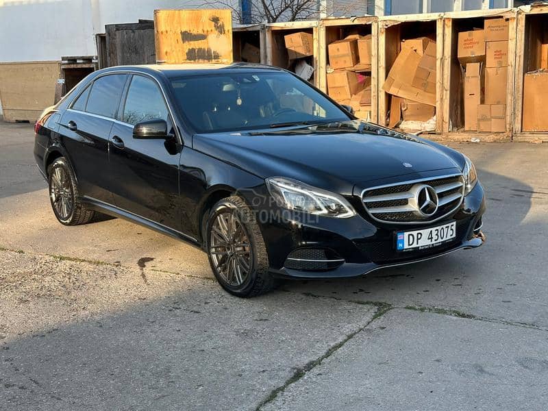 Mercedes Benz E 220 //DYNAMIC LED//