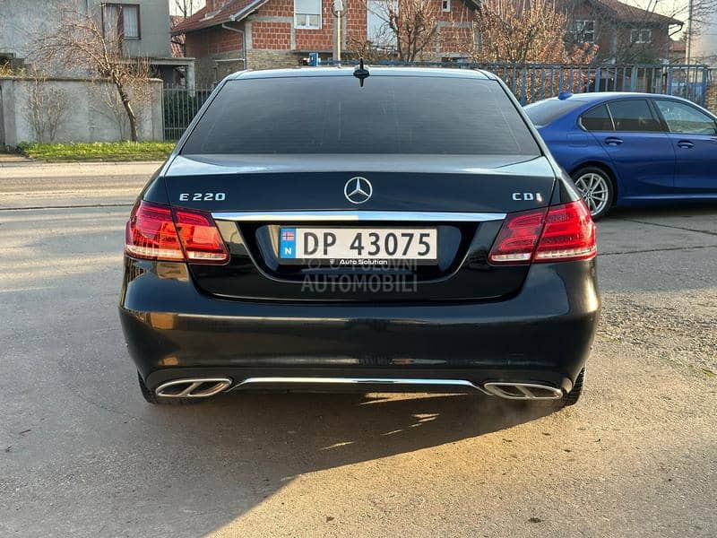 Mercedes Benz E 220 //DYNAMIC LED//