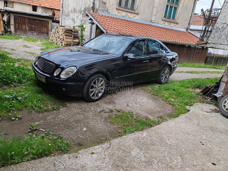 Mercedes Benz E 270 w211