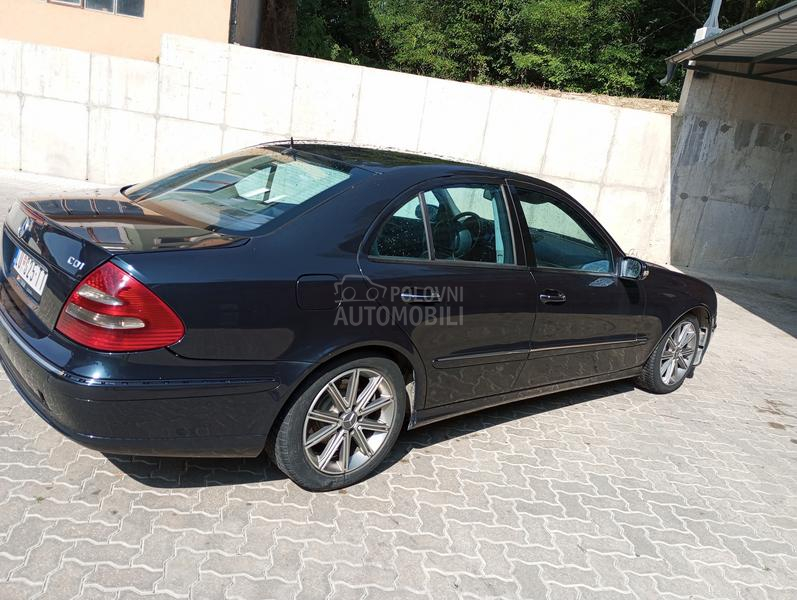 Mercedes Benz E 270 w211