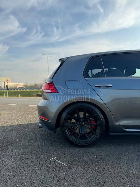 Volkswagen Golf 7 7.5 GTI