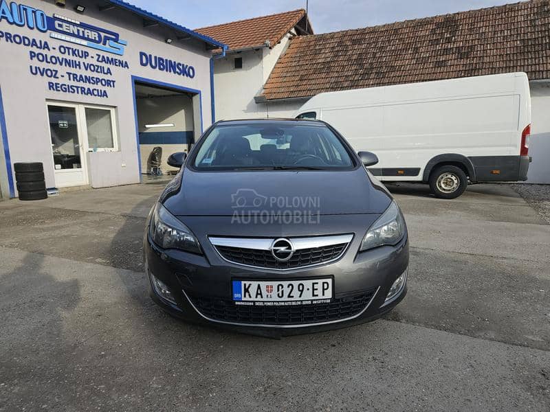 Opel Astra J 