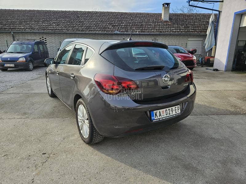 Opel Astra J 