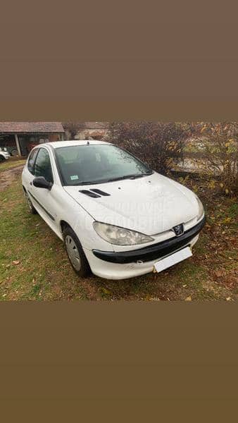 Peugeot 206 1.4 hdi 2002. god. -  kompletan auto u delovima