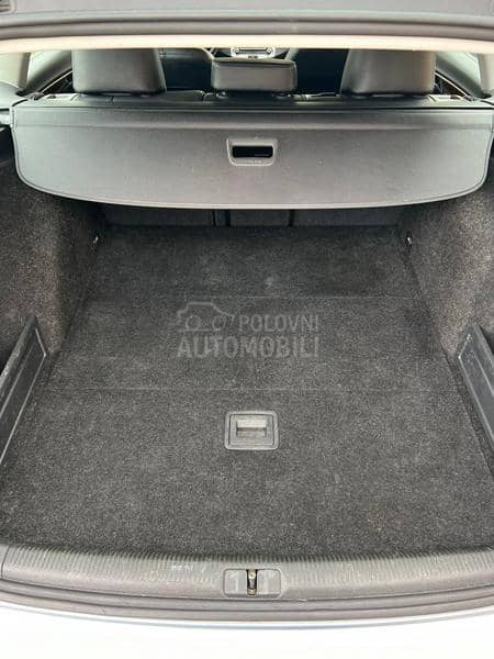 Volkswagen Passat B7 1.6 TDI HIGHLINE