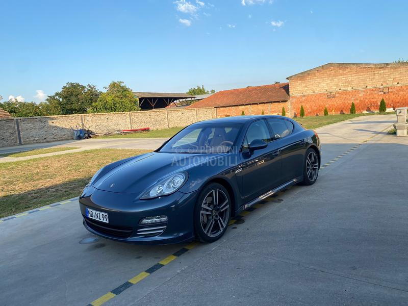 Porsche Panamera 