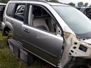 Polustranica i B stub za Nissan X-Trail od 2001. do 2013. god.