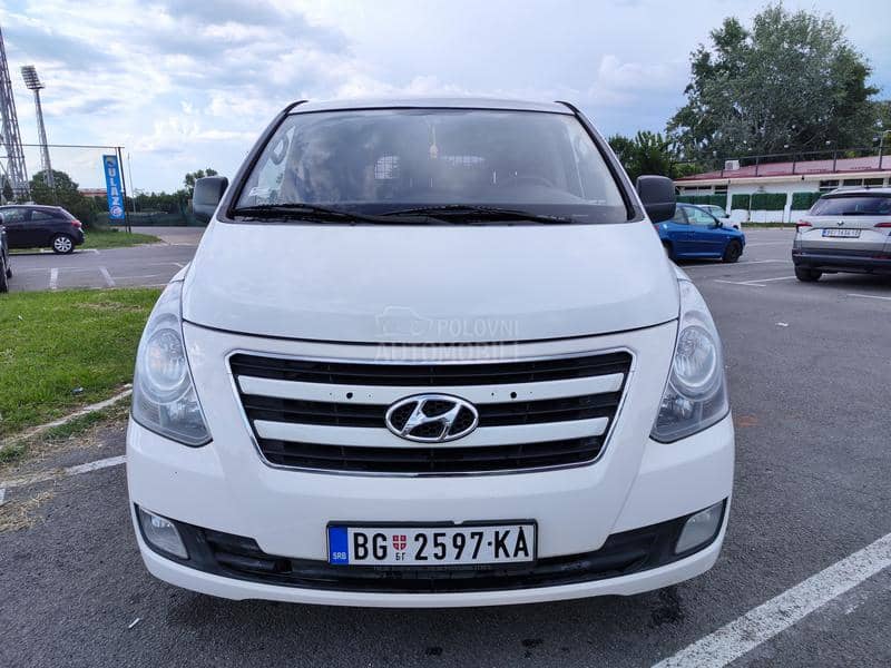 Hyundai H-1 