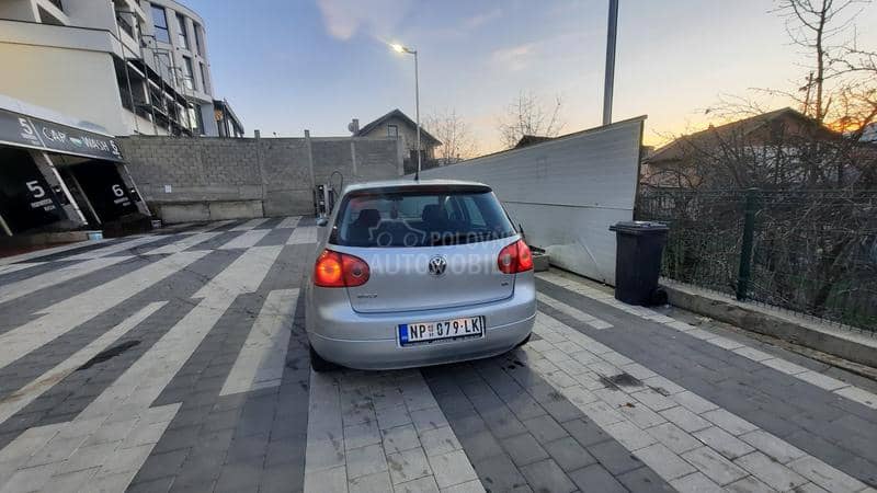 Volkswagen Golf 5 1.6