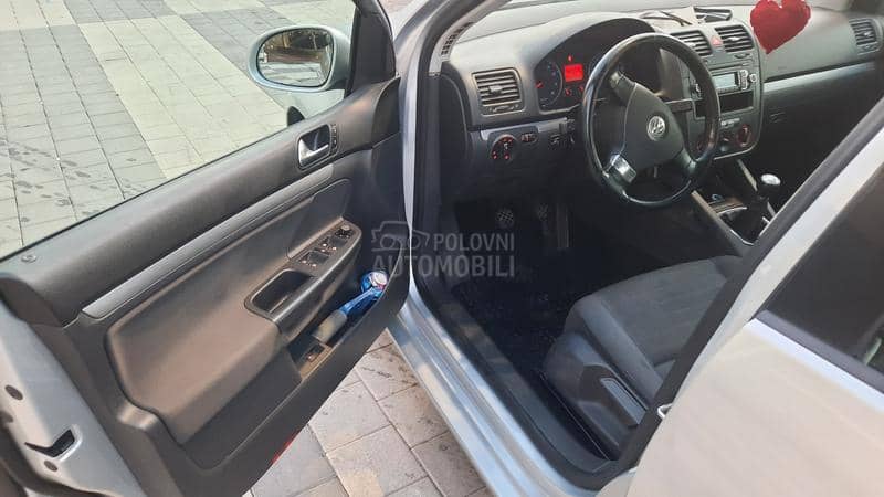 Volkswagen Golf 5 1.6