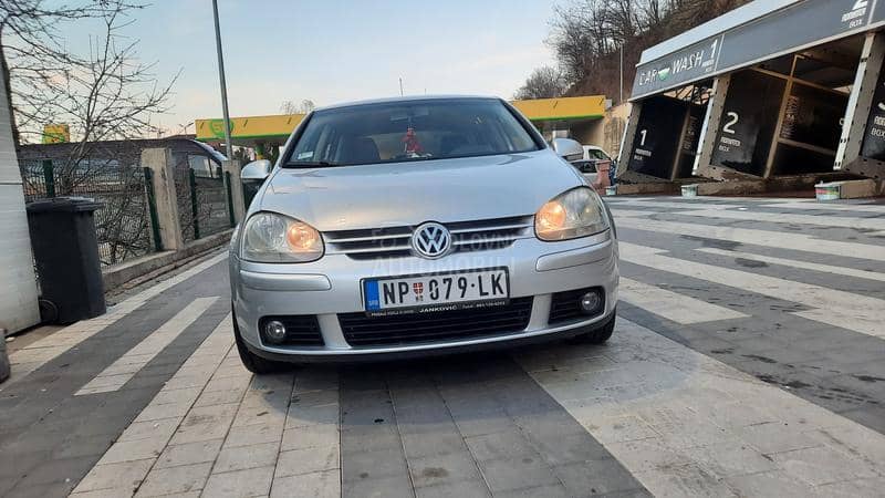 Volkswagen Golf 5 1.6