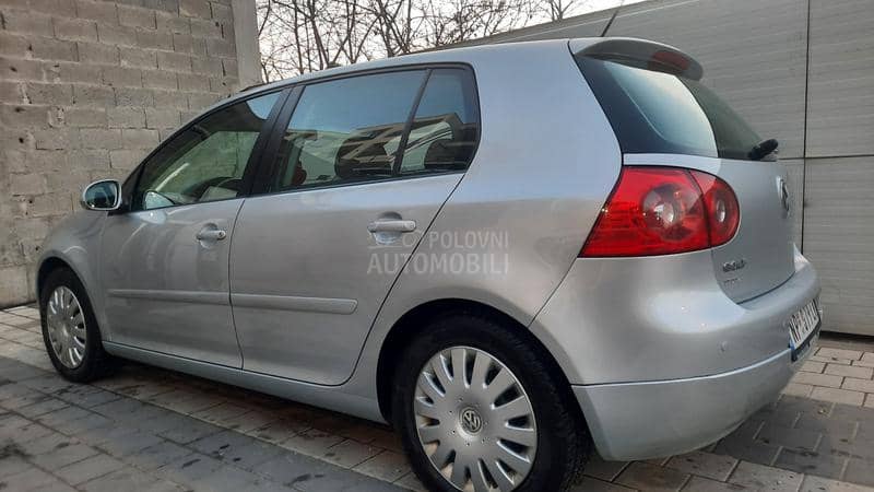 Volkswagen Golf 5 1.6