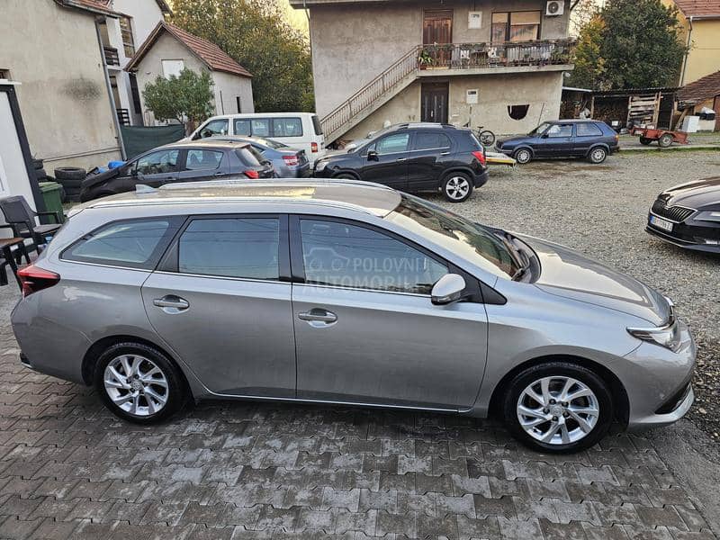 Toyota Auris 1.6 D-4-D