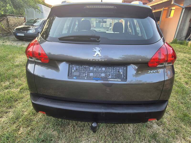 Peugeot 2008 1.2 b