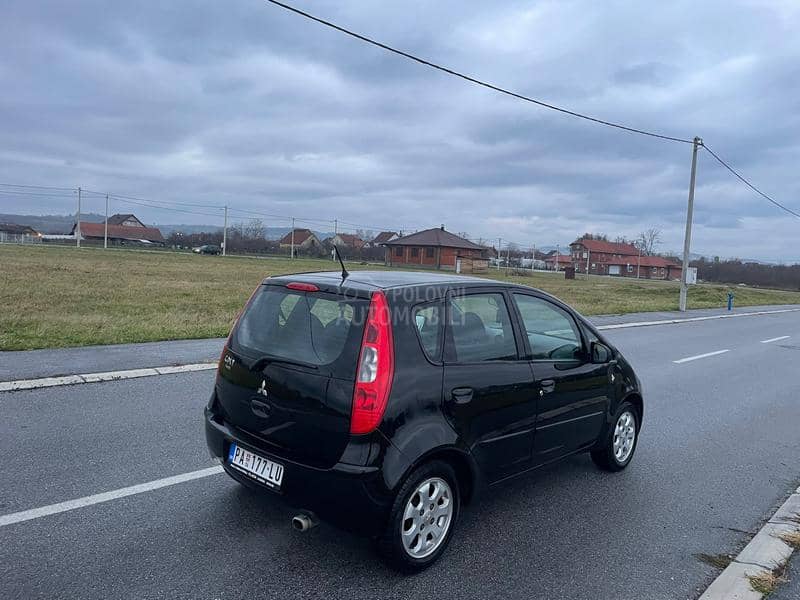 Mitsubishi Colt 1.3i BUKVALNO NOV