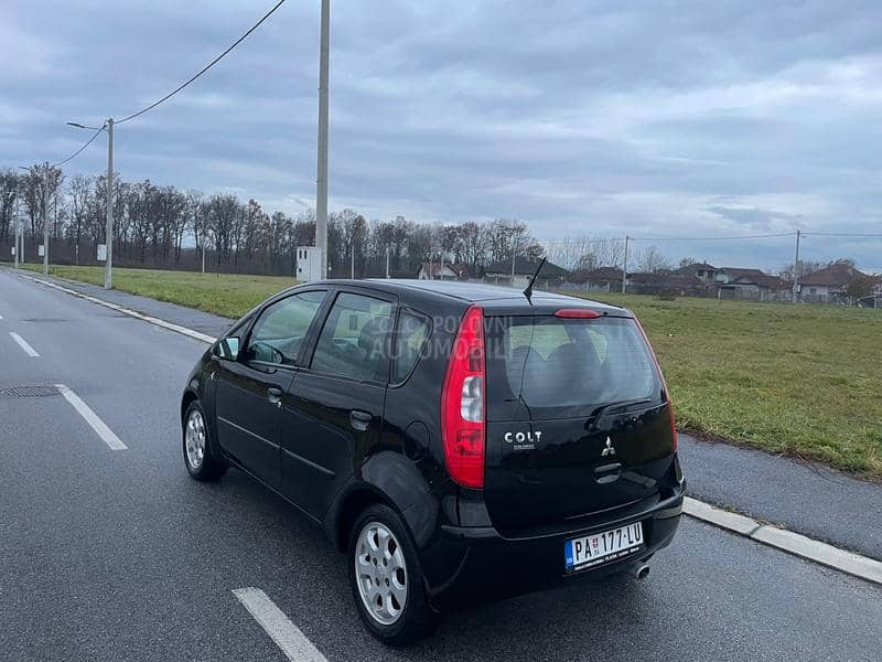 Mitsubishi Colt 1.3i BUKVALNO NOV