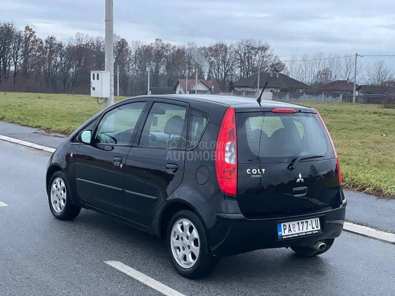 Mitsubishi Colt 1.3i BUKVALNO NOV