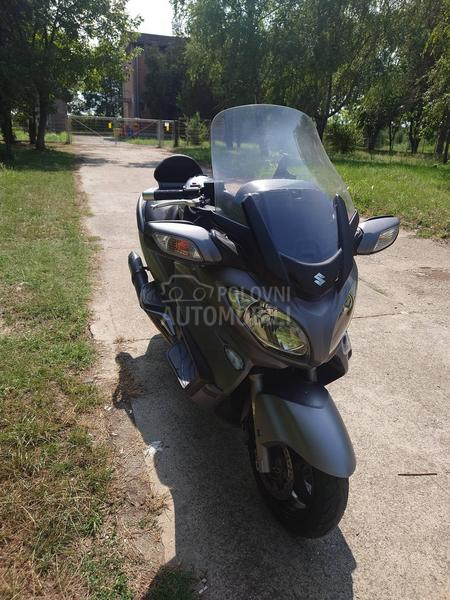 Suzuki Burgman 650