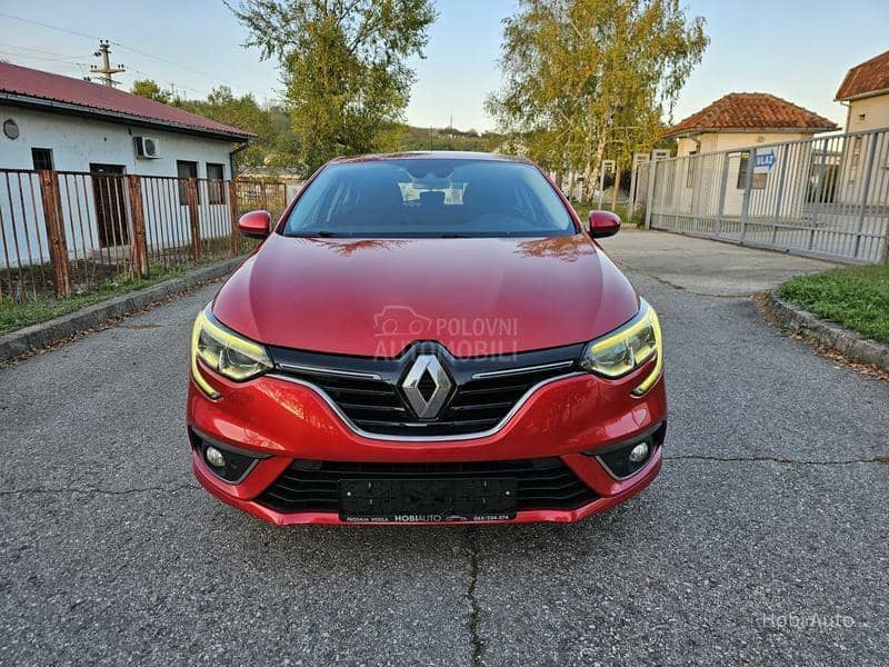 Renault Megane 1.2TCE   L E D