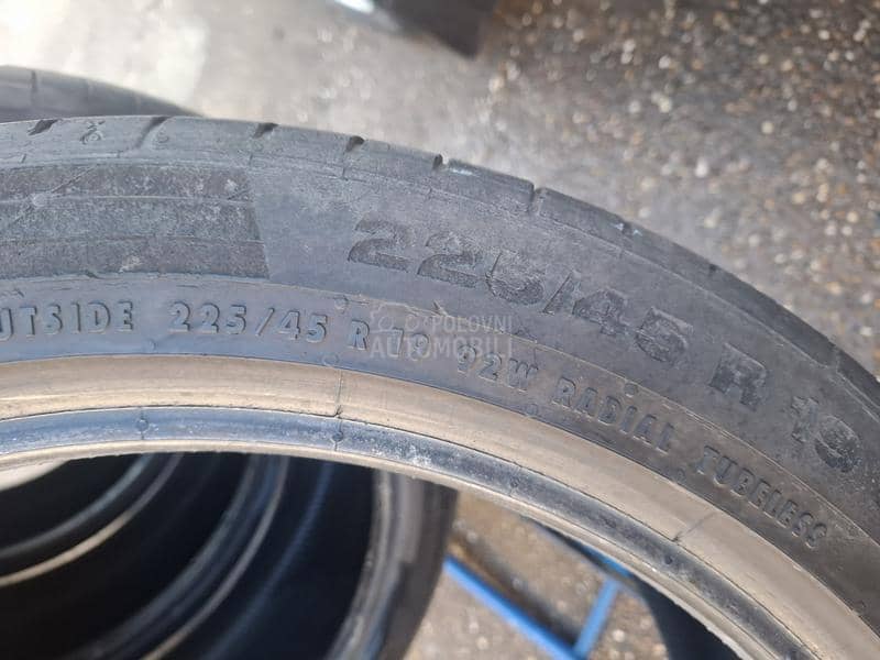 Continental 225/45 R19 Letnja
