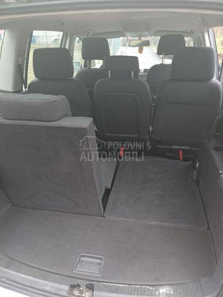 Volkswagen Touran FSI